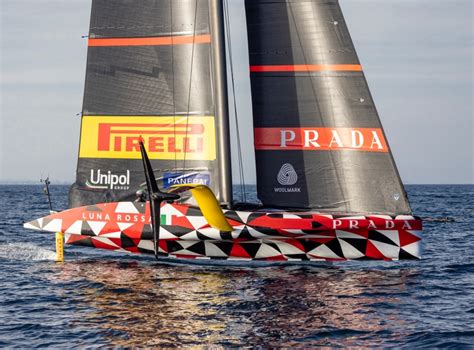 luna rossa sailing team.